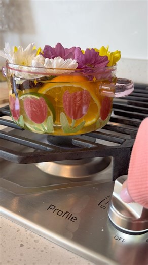 Let’s make my home smell like spring 🌸💚🌼🌷 #simmerpot #asmr #satisfying #restock #spring