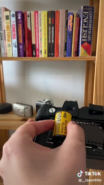 zenit 12xp kodak colorplus 200 na última vez que fui visitar minha família e voltei pra casa com essa zenit. vamos ver como vai ser o primeiro rolo fotografando, pela primeira vez, uma analógica manual. #film #filmisnotdead #35mm #analogica #analogphotography #fotografia #kodak #zenit #zenit12xp