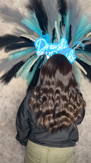 Drew | ⚡️Are you worried about damaging your hair with bleach ? Extensions can be a great alternative to add some highlights for that perfect pop... | Instagram