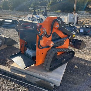 [Hot Item] New Multifunctional Agricultural Engineering Small Mini Track Loader