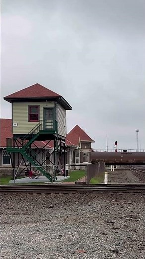CSX manifest train rolling past AC Tower #marionohio