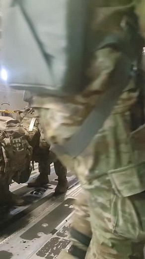 Final approach, Sicily DZ. Jumpmaster giving commands as he gets ready to exit his stick. #jump #c17 #JUMPMASTER #82nd #AIRBORNE #army #bragg