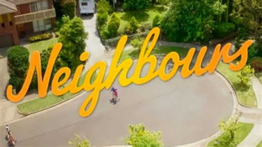 Neighbours legend returns to soap after 15 years off screens as fans left raving