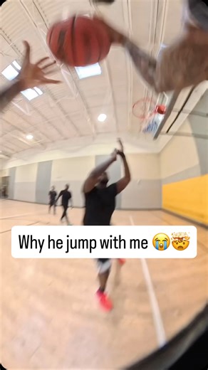 Middy God 🏀 on Instagram: "How To Dunk In 30 Days (5 Simple Exercises) 🚀🔥 #basketball #dunk #slamdunk #hoops #hooper #nba #ballislife #jamorant #bounce #vert #dunkacademics"
