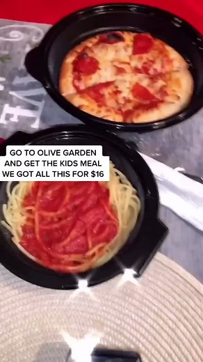 #stitch with @abrilmusso Ya local OG employee coming in with some facts for ya. Save that money!!!! Just be kind to your servers and to-go folks too😉
