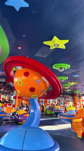 I had such a fun ride on Alien Swirling Saucers. If you haven’t ridden this one you definitely should!!!! #disneyadult #letsgotodisney #toystoryland #alienswirlingsaucers