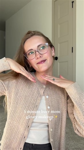 Glowy Makeup Tutorial for a Beautiful Thursday