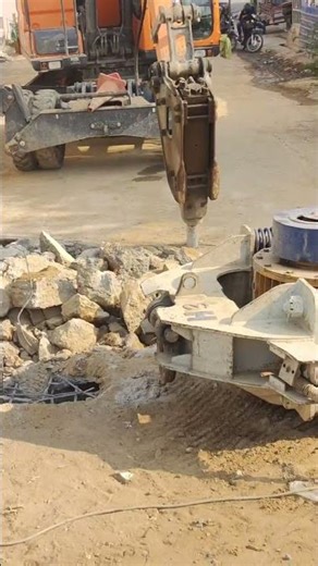 អេស្កាវាយបំបែកបេតុង #short #trending #viral #reels #youtubeshorts #excavator #construction