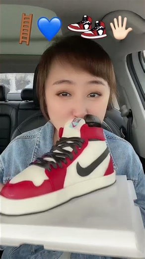 Eat emoticons,eat you bite by bite,the co-pilot eats snacks#food#shortvideo#eatemoticons