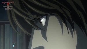 Esta es una de mis escenas favoritas a nivel doblaje y justo la subo hoy para desearle un FELIZ CUMPLEAÑOS A MANUEL CAMPUZANO! (Voz de Light en latino) Veamos la comparación de esta escena con los 2 live action que sí la adaptaron. | Death Note en Español