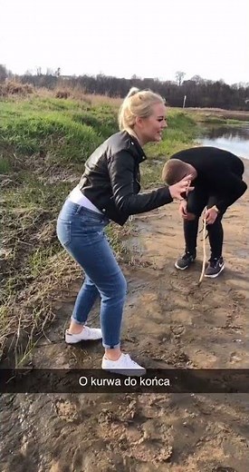 Mädchen in Treibsand