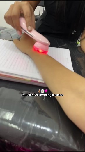 La Real Escuela de Princesas en Cosmetología