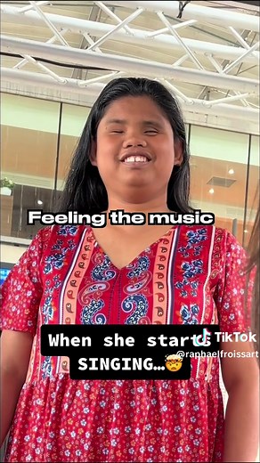 Talent Discovery: Unexpected Singing Performance at a Public Piano!