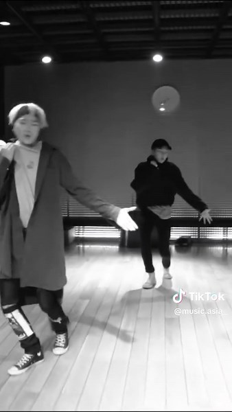 WINNER Dance Practice for 'Fool' Video