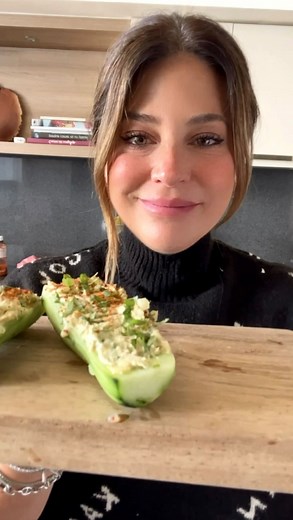 PEPINO RELLENO DE ATÚN Tienes que probar estos pepinos rellenos de atún, súper frescos y deliciosos. #pepino #ensalada #salad #snack #recetafaciles #healthyfood #comida #comidasaludable #recetas #recetafacil #cucumber #sidedishes #dinnerideas #easyrecipes #bestfoodfeed #recipereels #healthyrecipes #healthyfoodshare #roastedveggies | Angelacooksmx