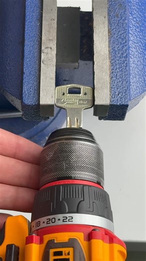 43K views · 59 reactions | Wire Twisting Tool #diy #lifehacks #howto #handmade #creative #crafts #hack #fyp #viral #reels #shorts #amezing #trending | SR Digital DIY | Facebook