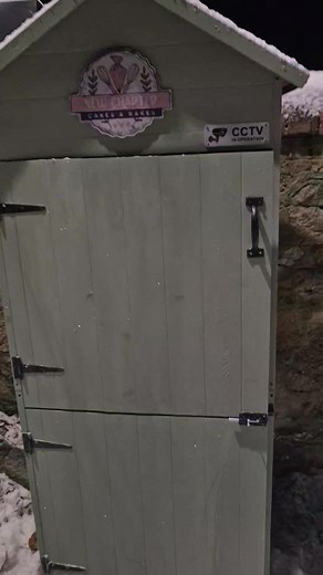 12K views · 145 reactions | New Chapter Cakes & Bakes is officially open 拾 It's so surreal seeing everything in the shed, I've built, painted and shopped for everything in the shed. So happy to see it all come together, after lots of sleepless nights! I do have some Christmas decorations ready for the shed so will get them up soon  Please take care, it's rather icy out there today. I just about lost a tray of carrot cake  Leanne 療 | New Chapter Cakes and Bakes | Facebook