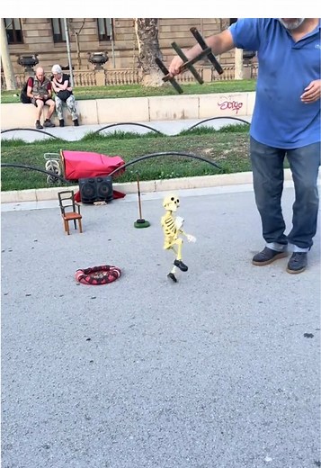 Skeleton Dance Memes: Enjoy Hilarious Moves