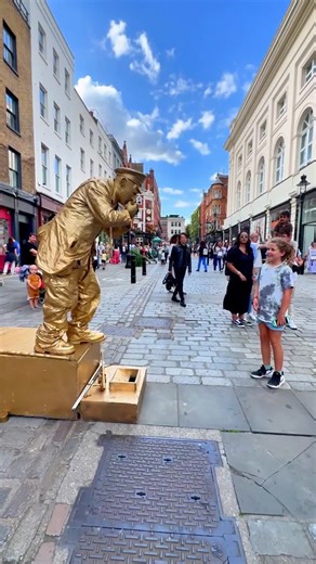 When I trick the kids for Halloween.#livingstatue #levitating #londongoldmanstatue