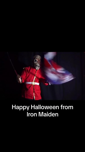 Who are you dressing up as this year? Only one right answer 😈 #EddieCostume #HappyHalloween #IronMaiden