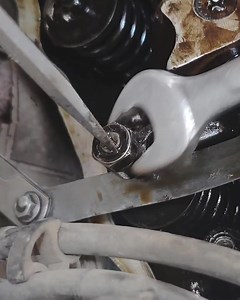 702K views · 6.5K reactions | tappet adjustment #car #howto #mechanicalengineering #engineering #mechanic #Toyota #reelsviral #automotive #usa #USAToday #auto #vehicle | Vehicle's Restoration | Facebook