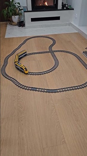LEGO 60197 passenger train: zigzagging like a snake!