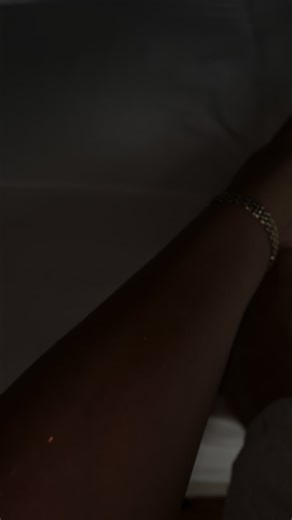 Ankle Bracelets: The Ultimate Accessory Guide