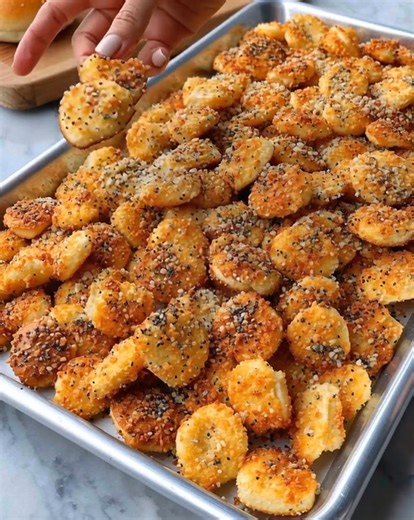 3.8K views | "Brought a big bag of it to a work party and had to send out a company wide email with the recipe because people were obsessed! So simple and so good!" Recipe in Firsτ Coʍmеոτ  | Tasty American Kitchen | Facebook