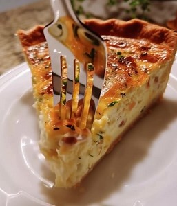 Hands down, the best ever quiche recipe!. Full recipe 👇💬 | Quickly Recipes Family