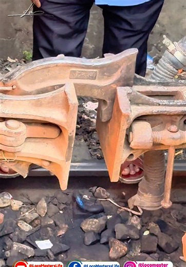 Centre buffer coupler for Metre-gauge Train🔥😍 #railway #locomotive #bangladeshrailway #locomaster #locopilot #railfans