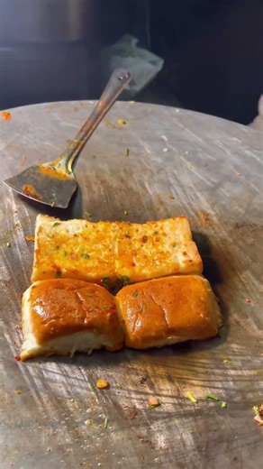 Bombay Style Pav Bhaji 🧈🔥 | Butter Loaded Mumbai #streetfood