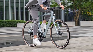 🚴Fiido Air, ultra léger, au design exceptionnel. Déverrouillage par empreinte digitale, contrôle via application. Retour sous 30 jours, support des pièces à vie. Découvrez-en plus et achetez le Fiido Air ici : https://fr.fiido.com/products/fiido-air-carbon-fiber-electric-bike | Fiido
