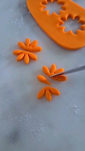 25K views · 112 reactions | Looking for a fun way to brighten up your Easter parties this year?  We have the more adorable Easter cupcake idea for you to try! Simply follow our easy step by step instructions by Lucy's Sugar Shack and bake the sweetest chick cupcakes that are sure to bring a smile to anyone's face. Find the FREE instructions over on the Hobbycraft Ideas Hub: https://bit.ly/3veLQ6I #Hobbycraft #EasterBaking | Hobbycraft | Facebook