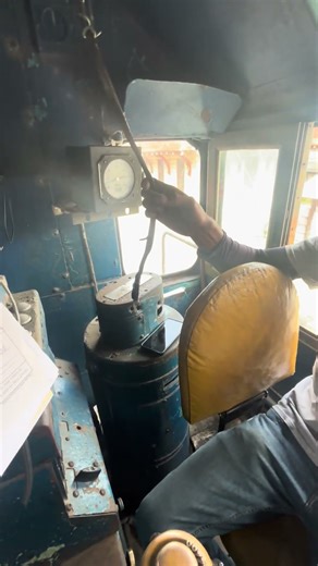 This is how they drive the Cuban train! 🇨🇺🚄 #cuba #cubatravel #backpacking