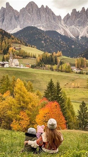 Dans ce Vlog, je vous parle de quelques destinations que vous pouvez envisager pour les vacances d’automne en octobre/novembre 🍂✈️ Entre soleil du sud, surf et villages pittoresques ou paysages à couper le souffle aux couleurs de l’automne… il y en a pour tous les goûts ! Et vous, vous seriez plutôt team chaleur ou team couleurs d’automne ? #vlog #travelvlogger #fall #beautifuldestinations | Rabeb BEN SASSI
