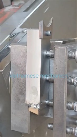 excellent manual lathe operator