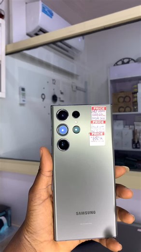 PHONE VENDOR - phones📱laptops 💻 games 🎮 accessories 🔌 on Instagram: "Samsung s23 ultra 256gb Single sim *crack on the screen* 650,000 #firsttopaygetsit #samsung #phonesvendor #stability"