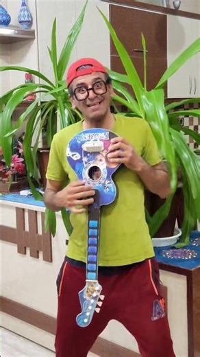 Dad Tries to Teach Me Guitar… But Says Hold It BACKWARDS! (Belt Chase) #shorts2025 #shortsfunny