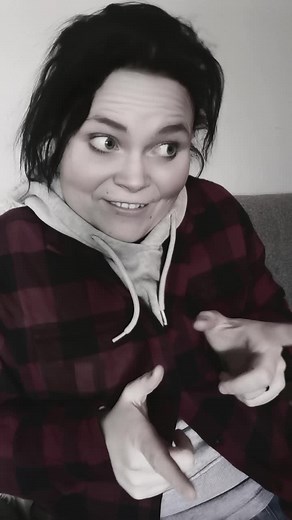 Engaging Conversation in Expressive Gestures