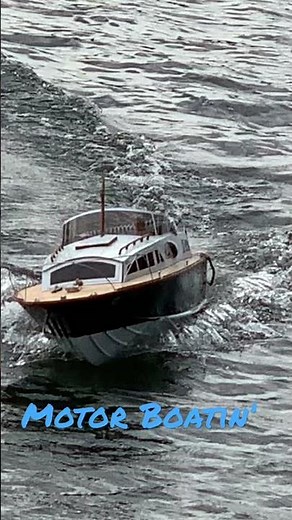 Motor Boatin’ ! Now that’s an RC Boat !