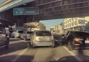 Situational awareness is a critical aspect of proactive protection, but also very difficult to do when multitasking, such as when driving. Here, in the SF Bay area, this video catches some indicators prior to the smash and grab. Stay alert! #ExecutiveProtection #EPTraining #Bodyguard #CloseProtection #PersonalProtection See our training schedule and locations here: https://www.lasorsa.com/training-schedule-registration/ | LaSorsa & Associates