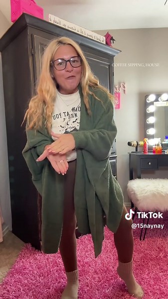 This #wearableblanket is gonna come in clutch for fall and winter🫡 #tiktokshopstockup @Songling