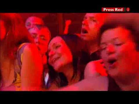 The Kaiser Chiefs with The Ukulele Orchestra - Ruby