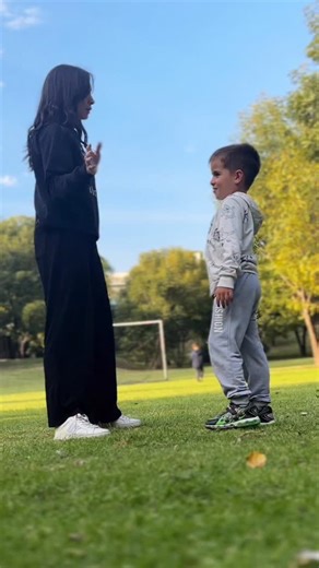 Nos salió bastante bien! Jaja 🥹 #challenge #motherandson #comedia #momlife #motherhood #vidademama #familiafeliz #maternidadsinfiltro #mamablogger #toddlerlife #mother #mom #momchallenge #motherandsonchallenge | Mamita en apuros
