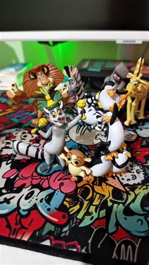 Madagaskar Fast Food figürleri🦁🦓🦒🦛🐧🐒 #madagascar