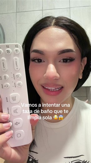 La neta me encantooo! 😱 si limpia bien JAJAJA 🤪 #kenmerkenia #limpieza #baño