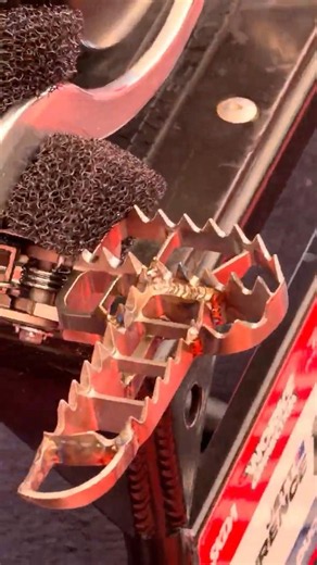 Jett’s extended footpeg….