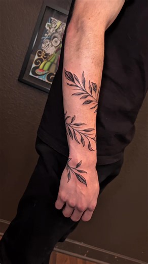 Freehanded wrap-around vine tattoo done completely custom for a first tattoo 🌿 Clean black & grey illustrative work with smooth flow that wraps naturally with the arm. 📍 Austin, TX 📞 Call or text (512) 710-5204 🌐 www.MiVidaTattoos.com Drop a 🌿 if you’d wear this. DM or text to lock in your spot. #tattooartist #tattooideas #finelinetattoo #blackandgreytattoo #customtattoo