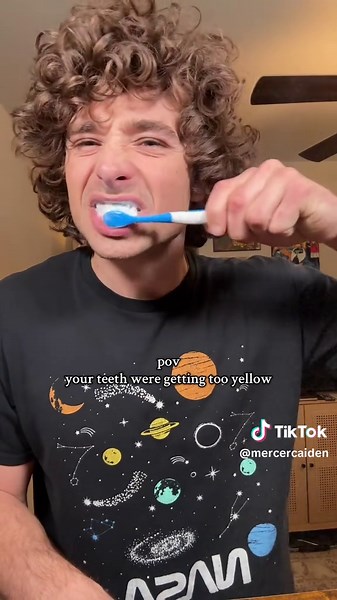 Quick and Easy Teeth Whitening with Powder