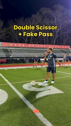 FDB Soccer | Soccer Coach on Instagram: "Quick Skill Combo 🔥 Get comfortable on the ball Comment SKILL for our FREE Ball Mastery Skill Guide"